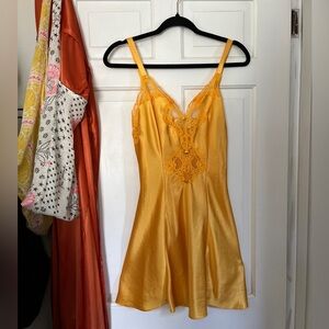Victoria's Secret Gold Label Slip (gold/yellow)